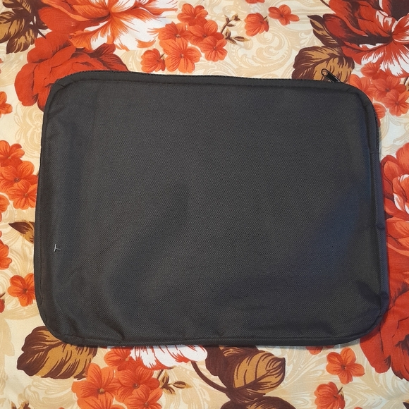 A book and school equipment storage - Picture 3 of 7